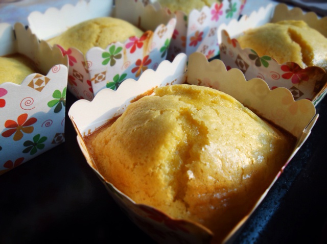 橙汁海绵杯子蛋糕