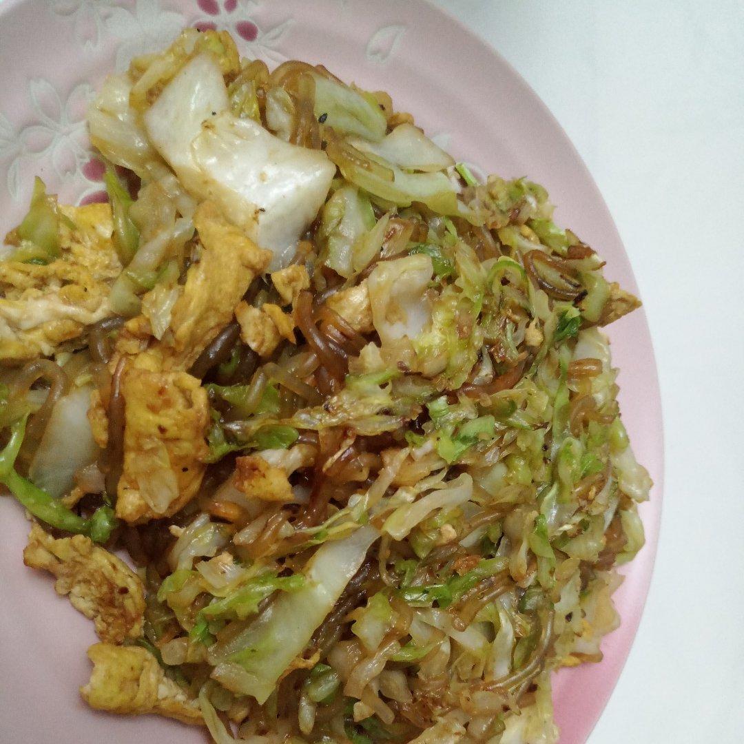 包菜粉丝炒鸡蛋