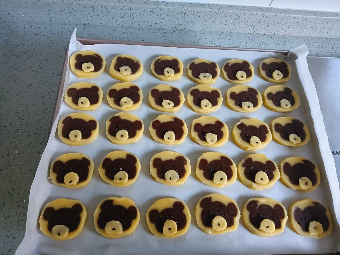超可爱🉑️巧克力小熊曲奇饼干