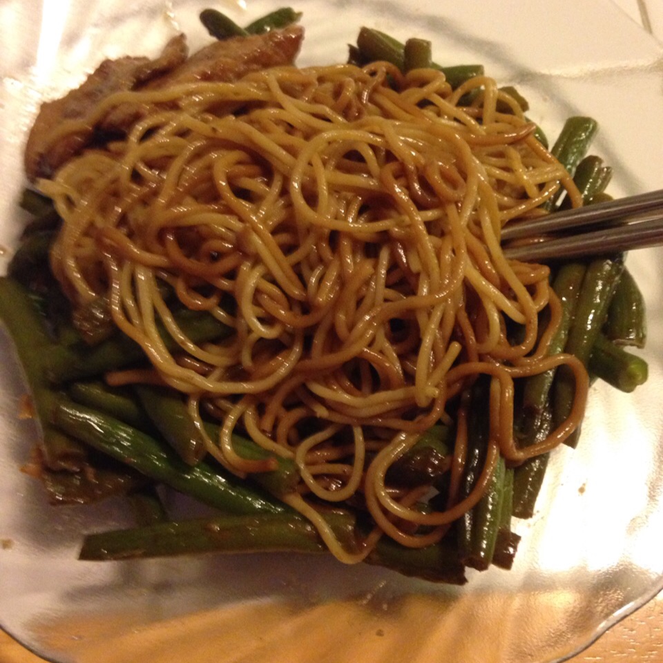 最适合夏天的一锅出--酱香豆角焖面