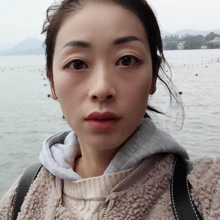 爱做白日梦的妞