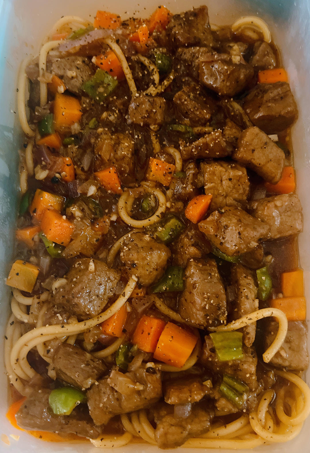 西餐厅的黑椒牛柳意面（附秘制黑椒汁做法）