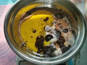 生酮KETO低碳水梦龙巧克力豪华脆皮巧克力奶油蛋糕卷的做法 步骤1