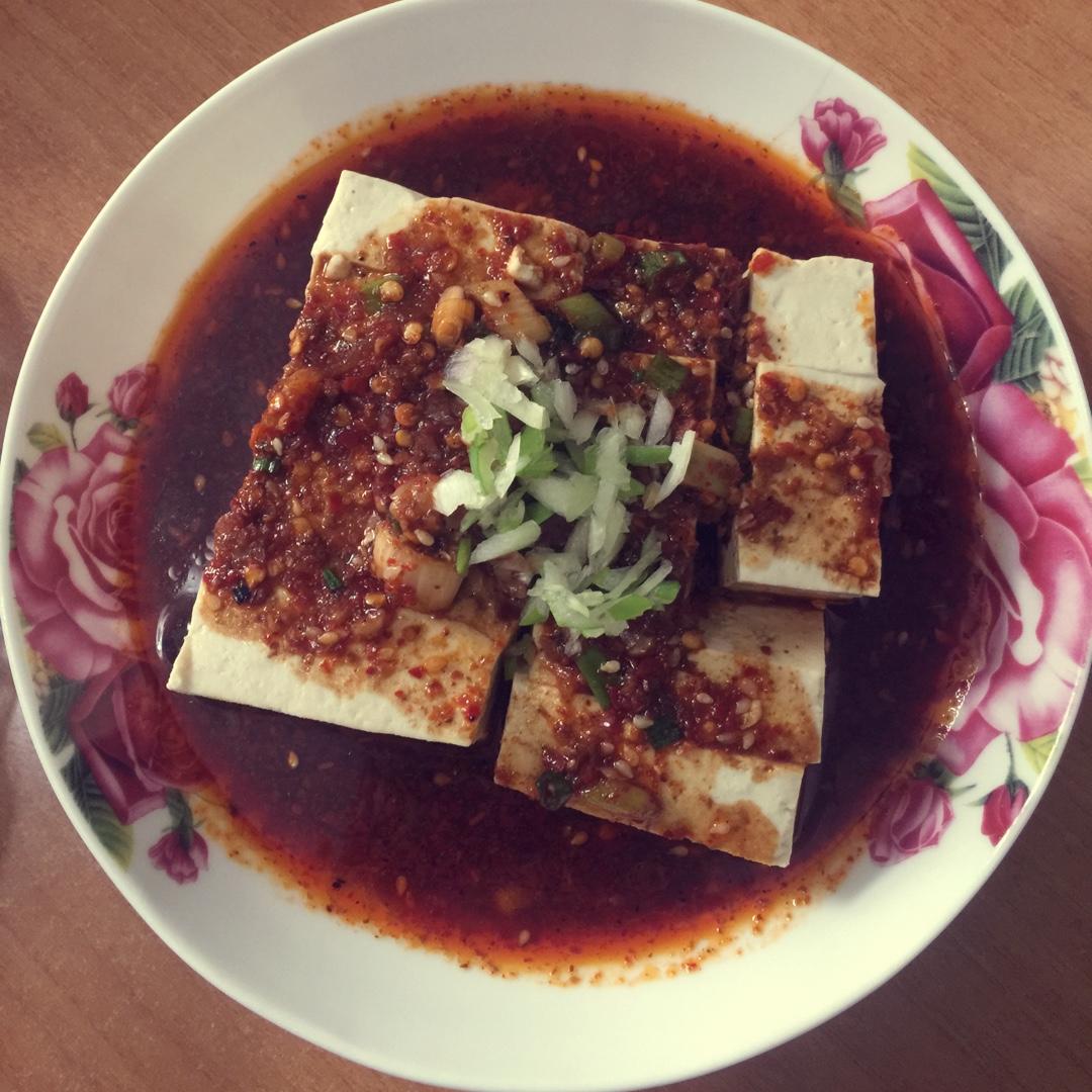 凉拌皮蛋豆腐