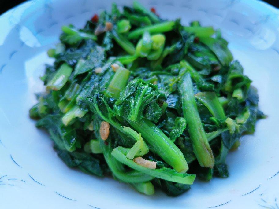 炝炒萝卜缨