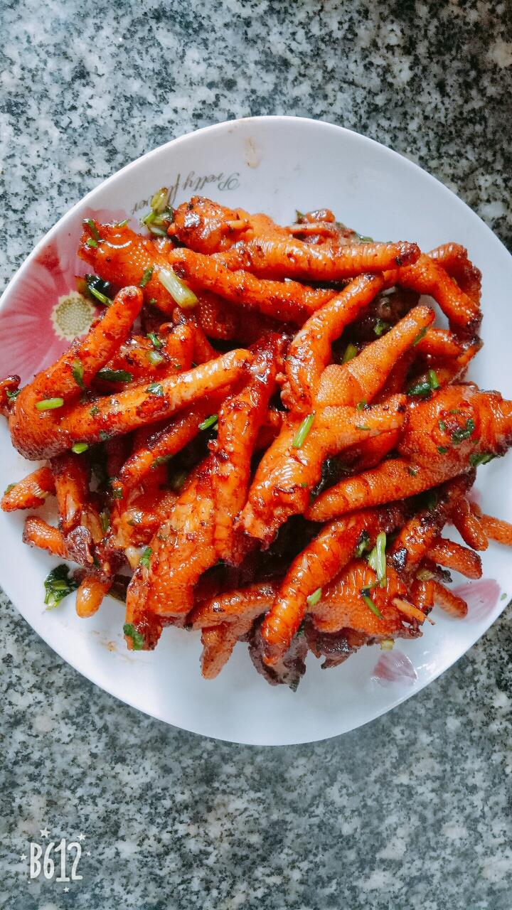 酱香鸡爪爪的做法