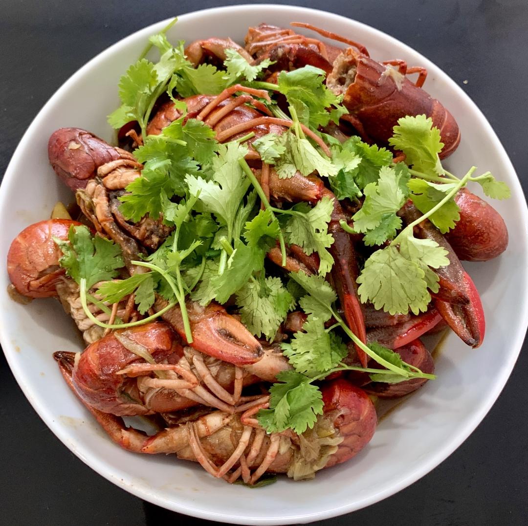 不放火锅底料的麻辣十三香小龙虾（附洗虾去虾线剥虾视频）