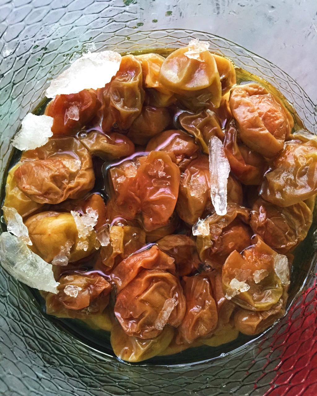 腌梅子