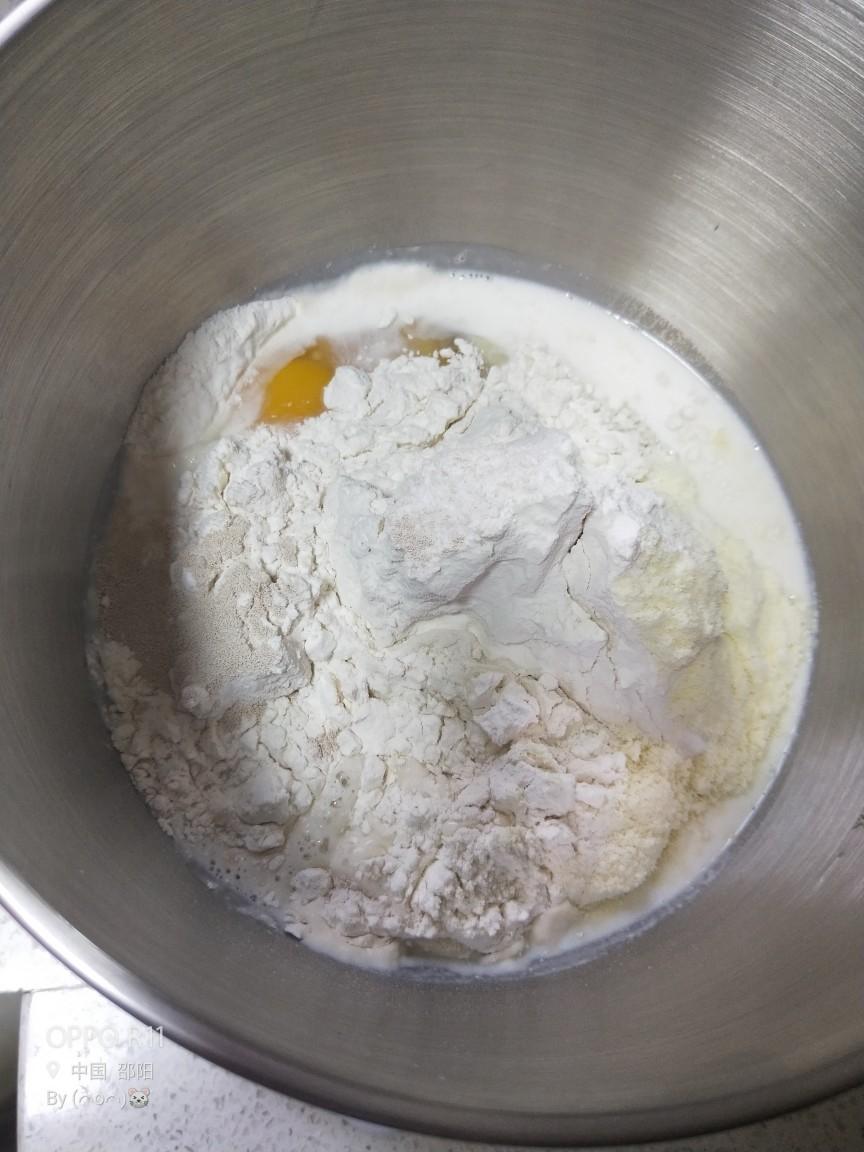 纯奶手撕吐司的做法 步骤1