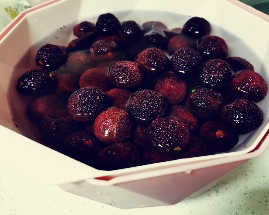 冰冻杨梅的做法