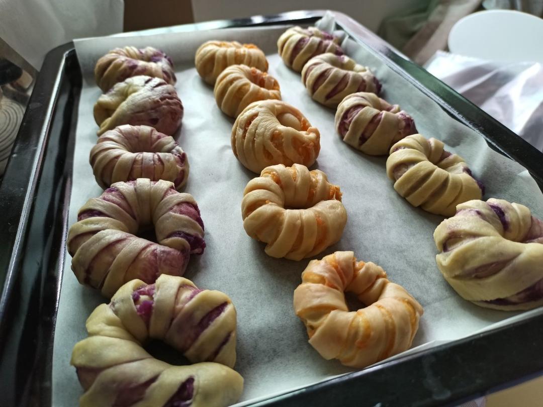 豆沙毛毛虫面包