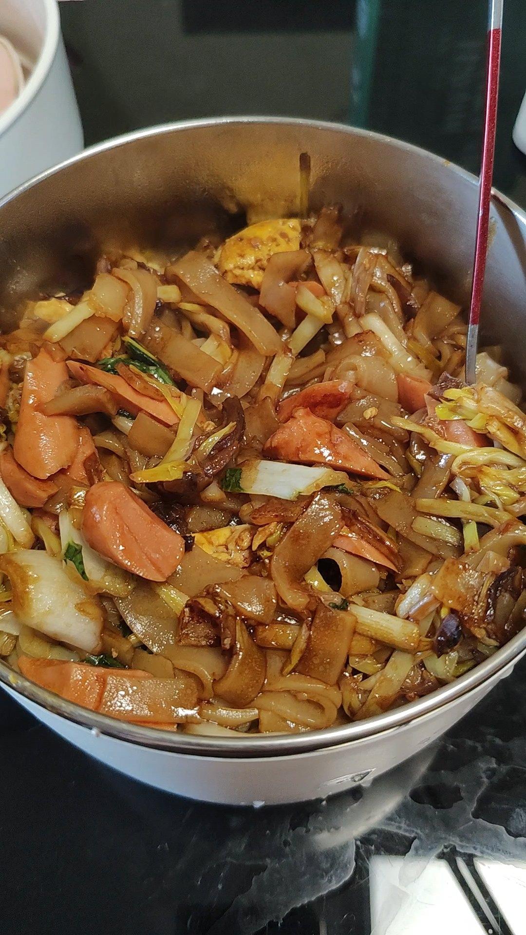 路边摊的炒河粉
