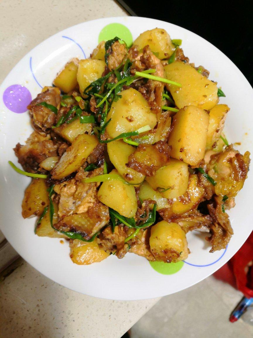 土豆炒鸡肉