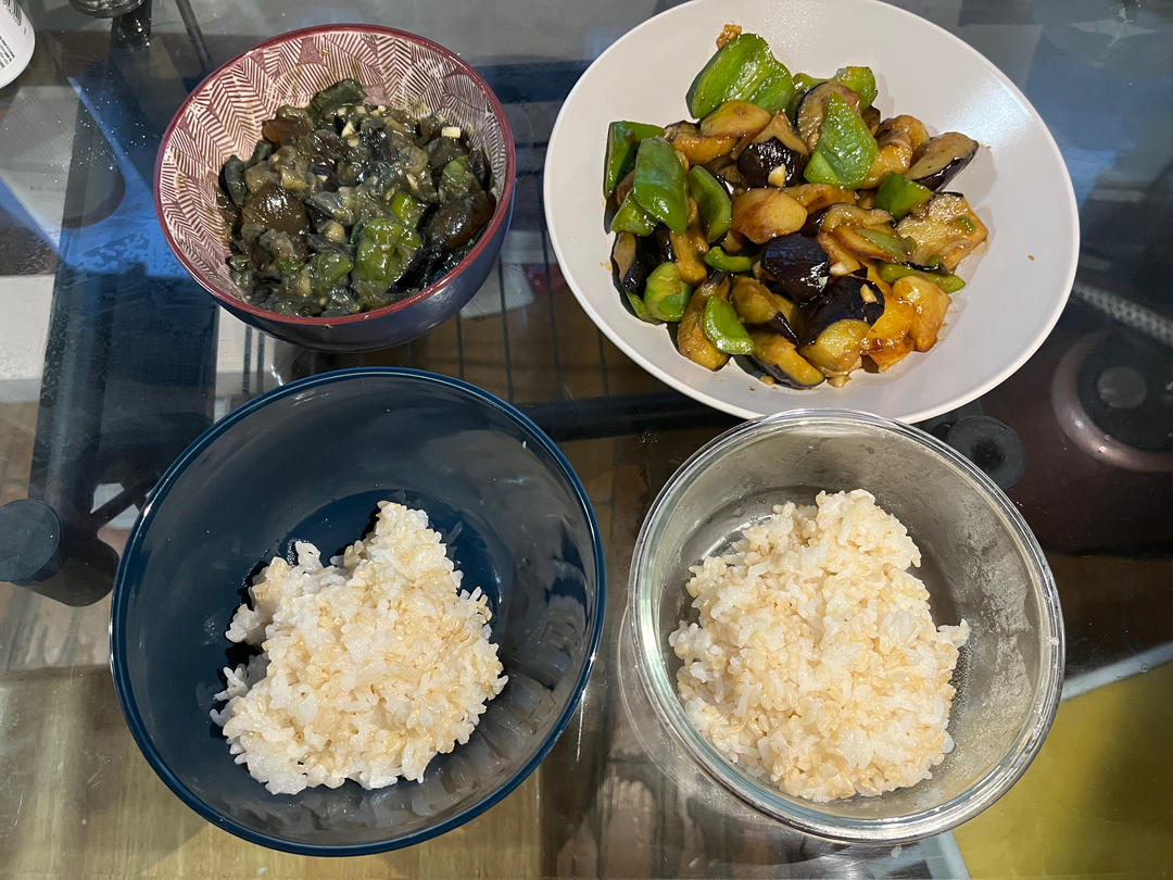 擂辣椒皮蛋茄子