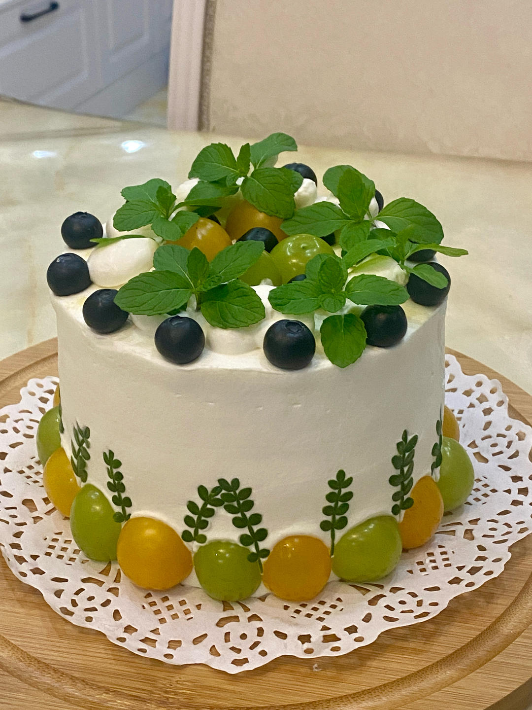 新手必成8寸生日蛋糕（详细多图干货经验分享，解决戚风蛋糕塌陷，奶油饰面涂不好，烤箱温度不好掌握等各种问题）