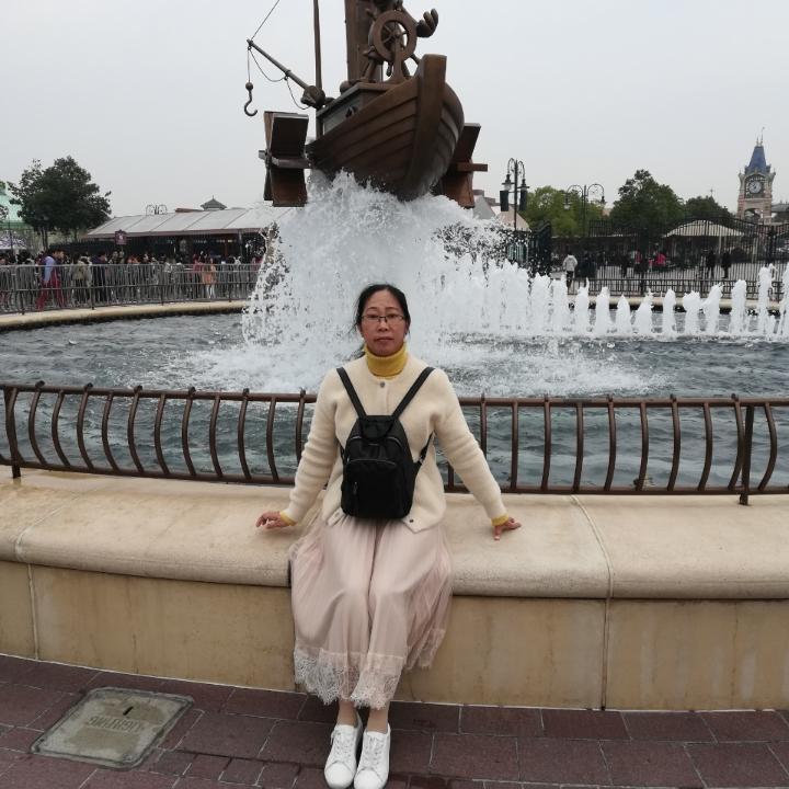 琪琪爱上蛋黄粽