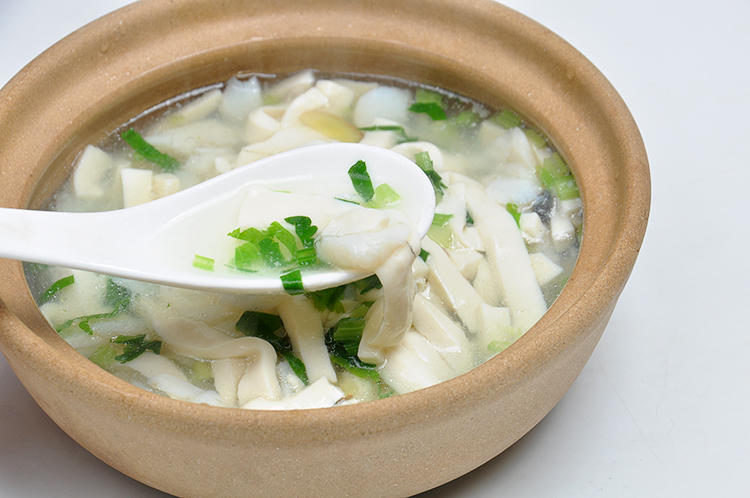 鲈鱼豆腐羹的做法