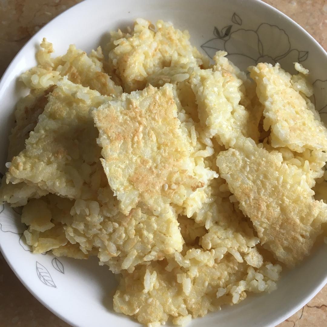 剩饭新吃法～米香鸡蛋饼