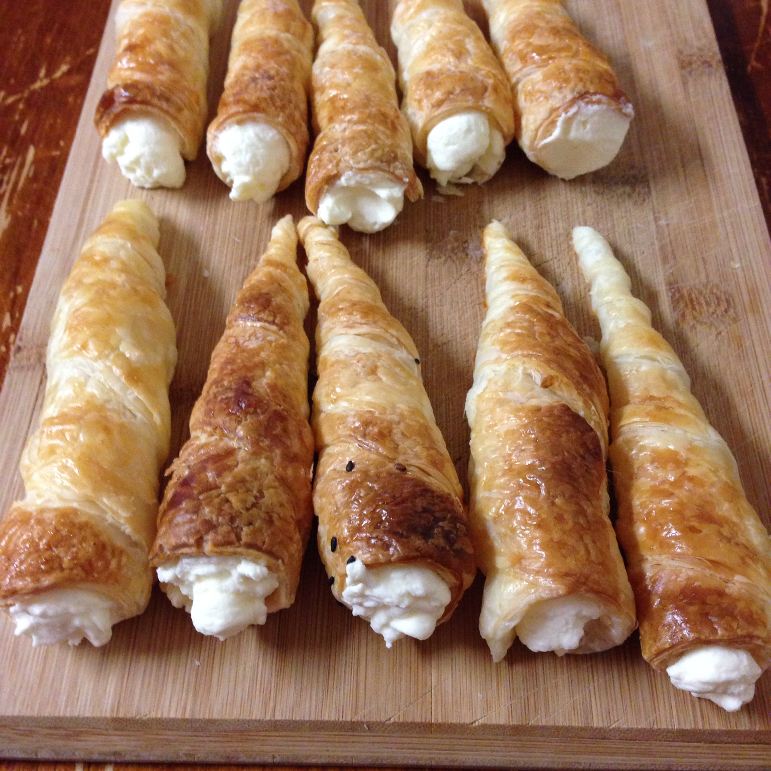 恺轩爱情做的奶油蛋筒