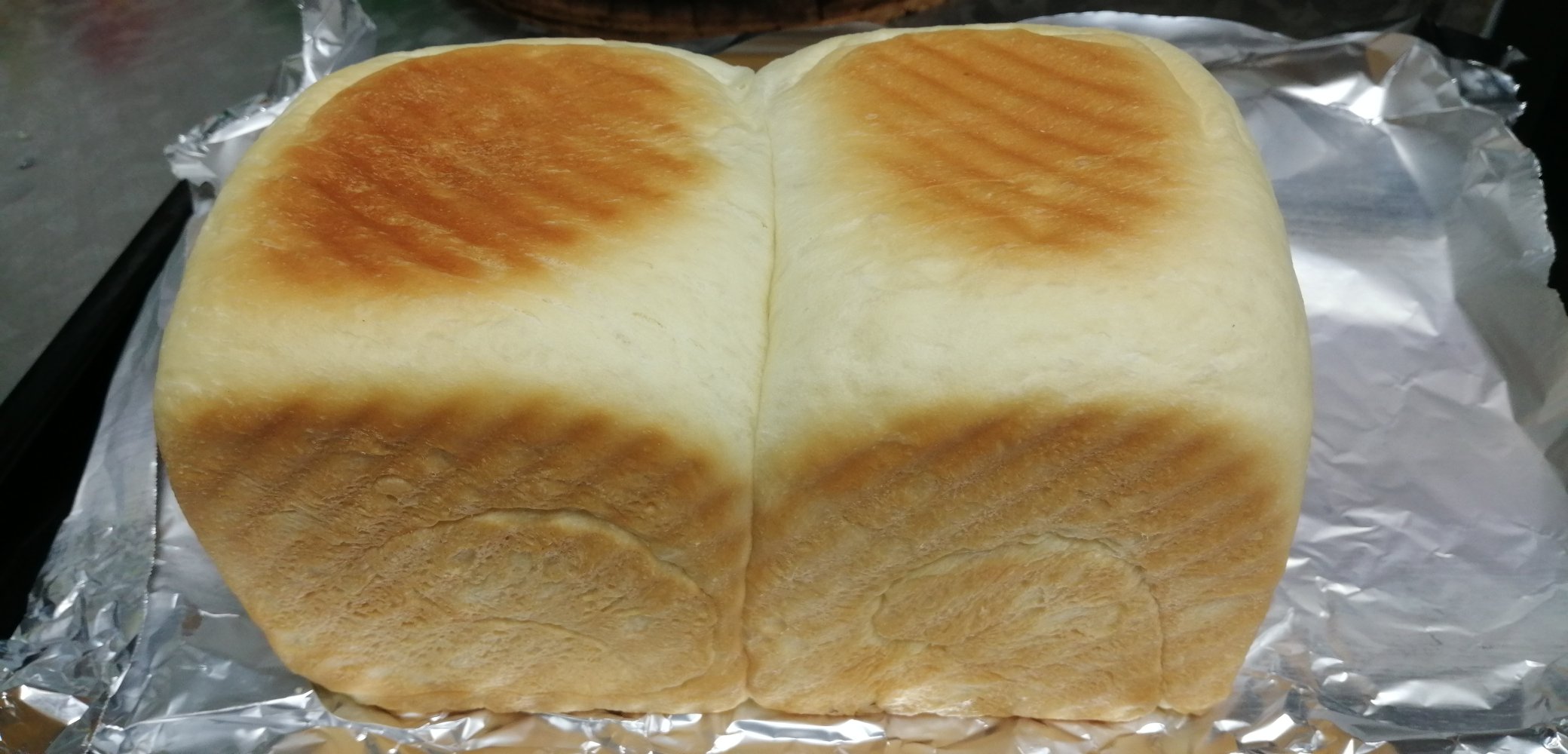 用烤箱自己做面包--手工牛奶吐司面包
