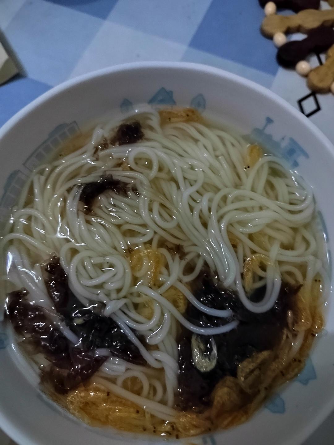 煮挂面的小技巧，不粘不夹生