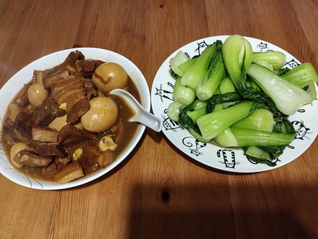红烧肉炖鹌鹑蛋