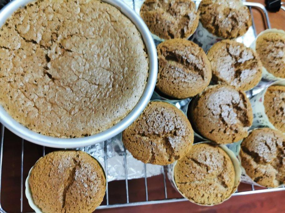 不消泡的巧克力戚风