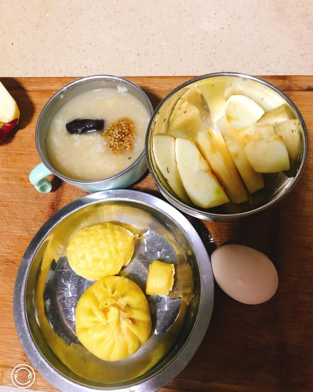 虾米韭菜黑木耳包子
