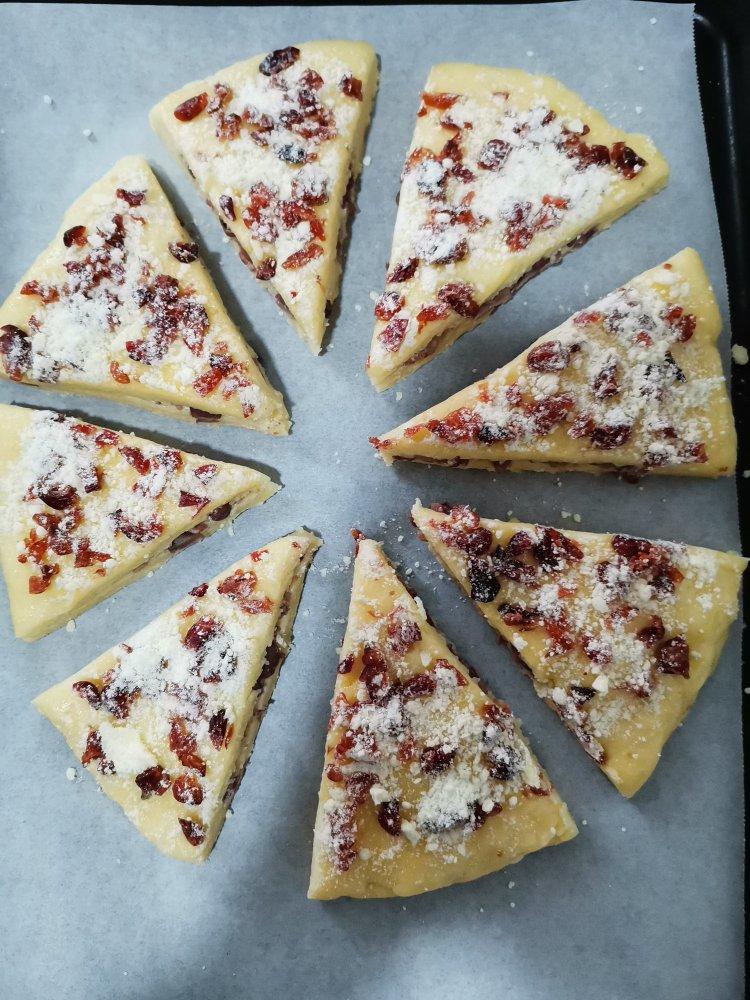 满屋飘香，口口都是满足——酥松香甜的蔓越莓蜜豆司康