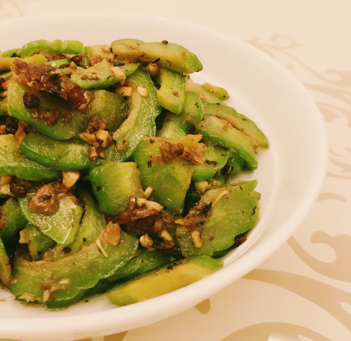 豆豉鲮鱼炒苦瓜