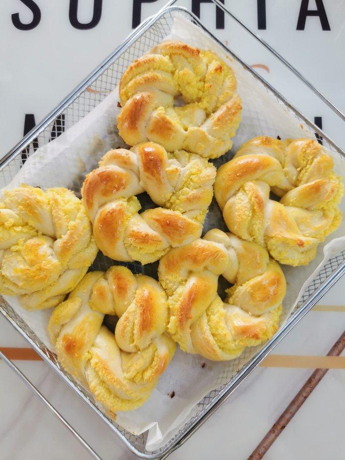 椰香满满的椰蓉花环面包｜万能椰蓉馅｜好吃又好看