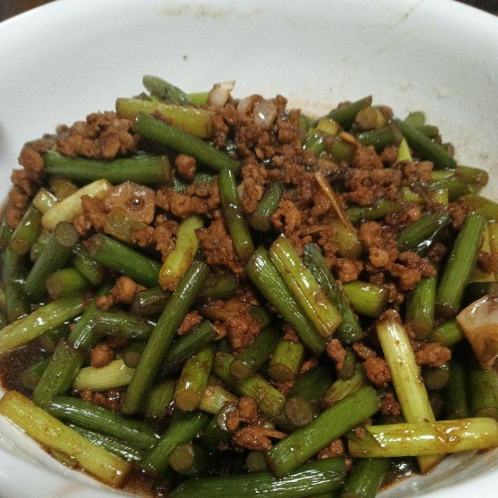 蒜苔炒肉末，三碗米饭都不够吃