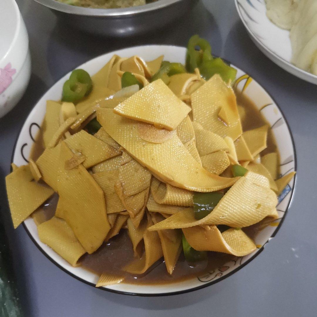 不用厨艺的尖椒干豆腐