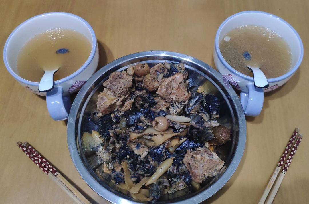 安神助眠健脾润肺：桂圆双冬玉竹汤