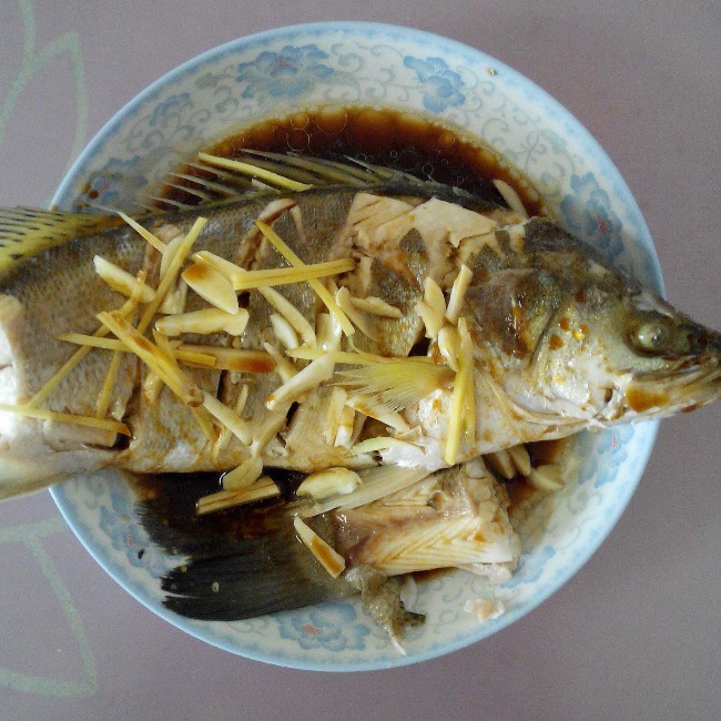 清蒸鲈鱼