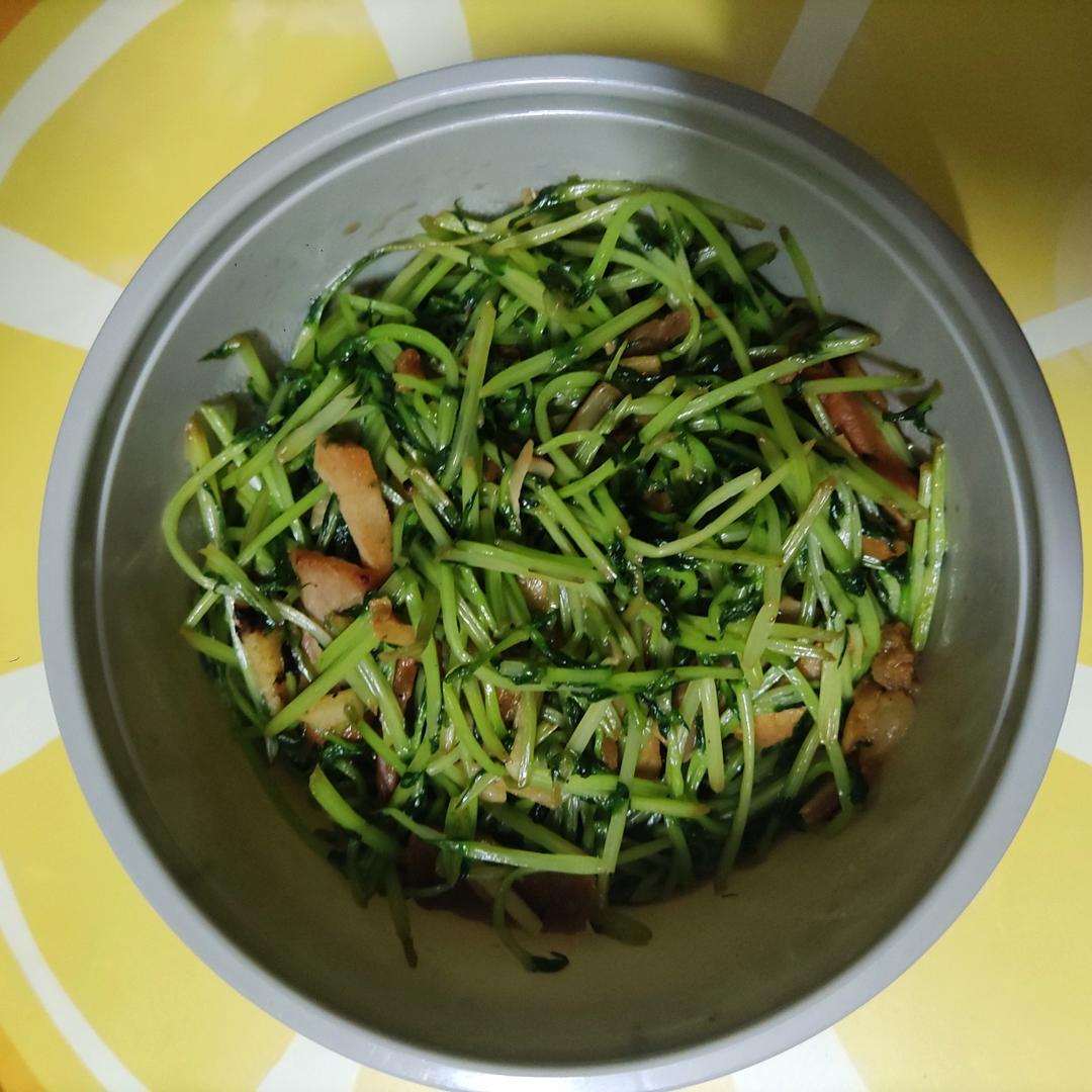 不是清炒的豌豆苗（豌豆芽）