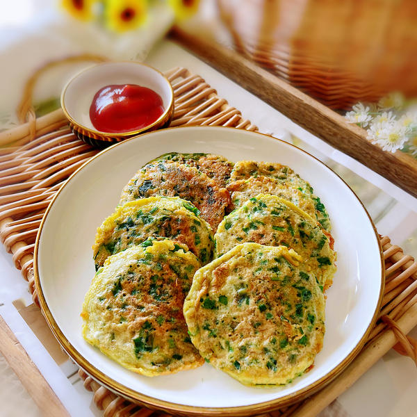 香煎韭菜腊肠饼「口感佳零厨艺易操作的快手早餐饼」