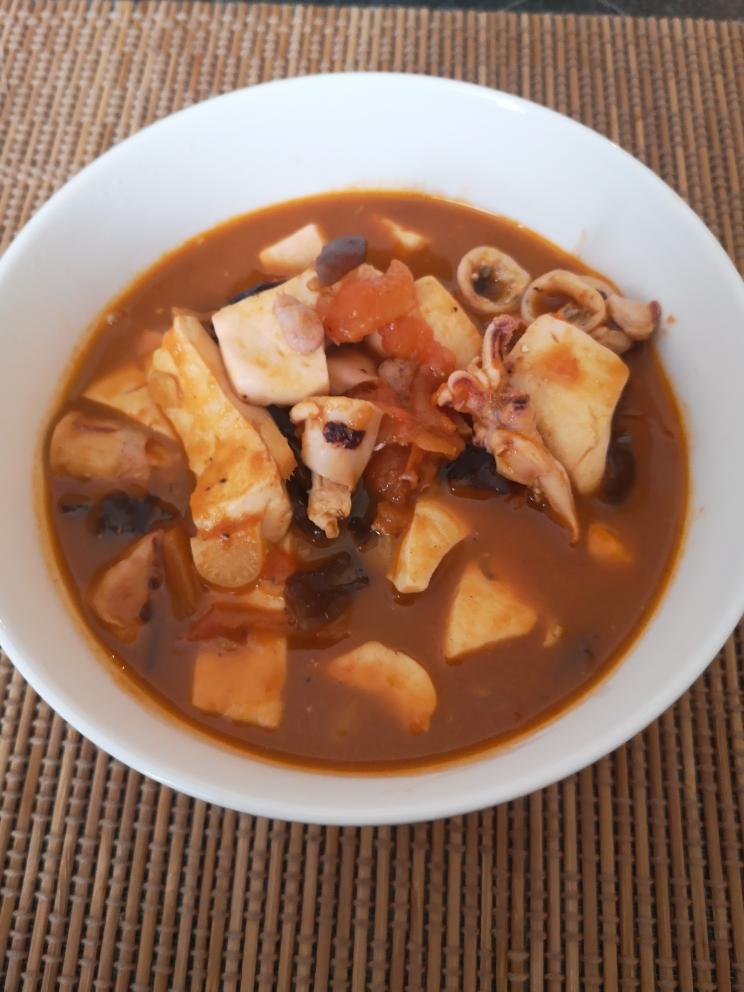 茄汁笔管鱼豆腐汤