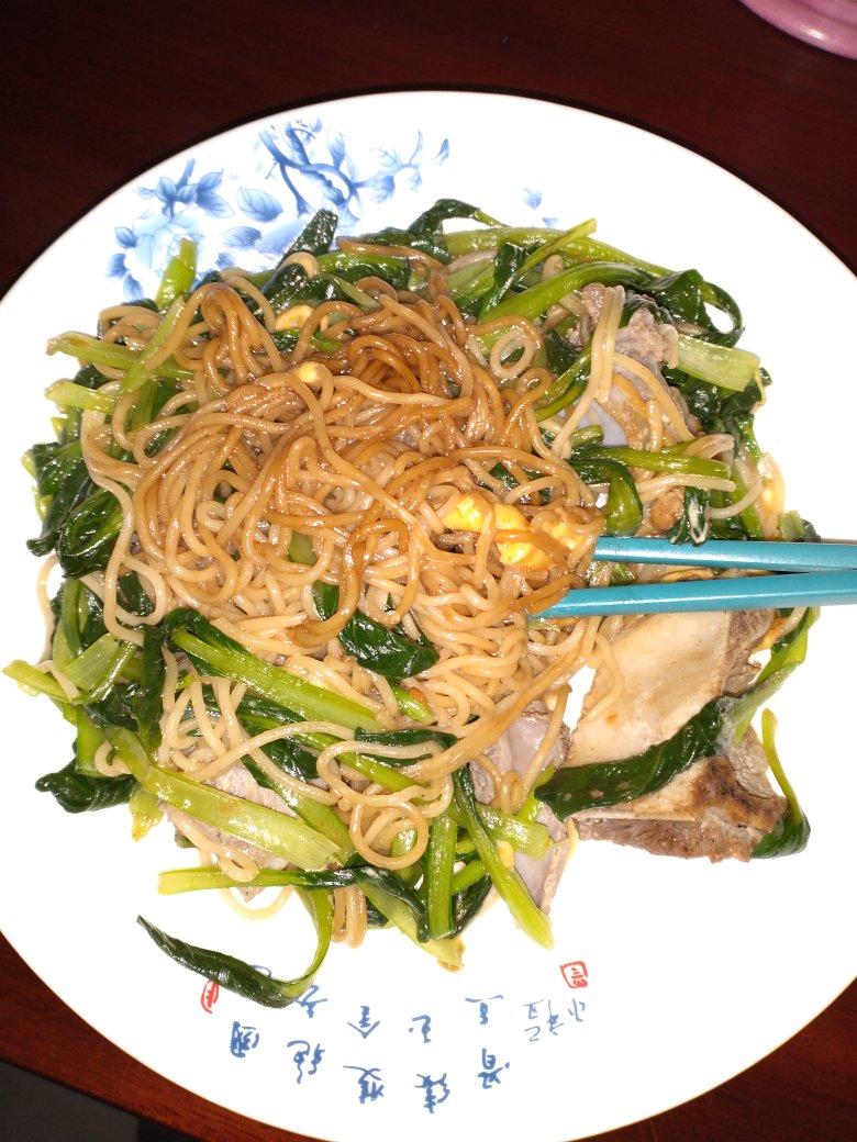 青菜蹄膀肉拌面