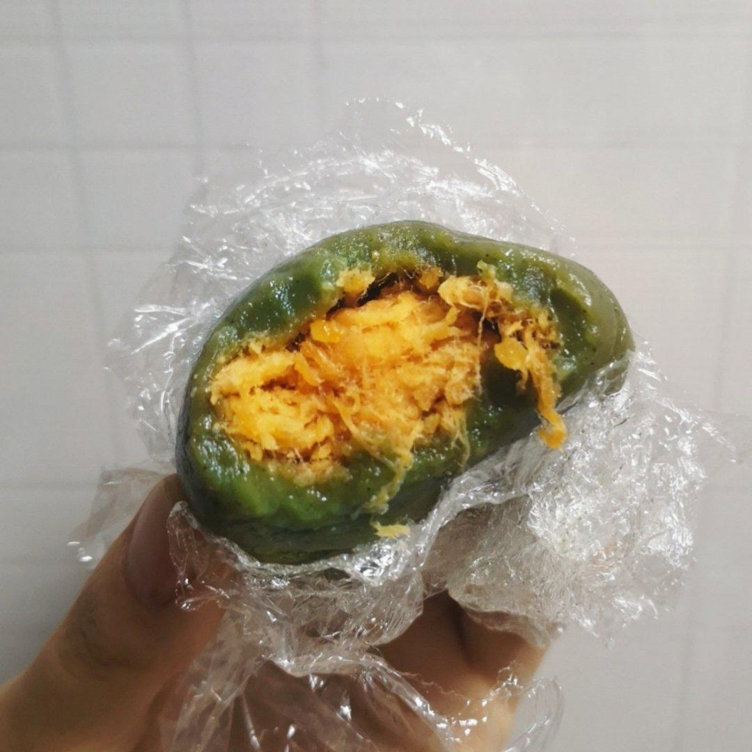 网红青团～～咸蛋黄肉松青团