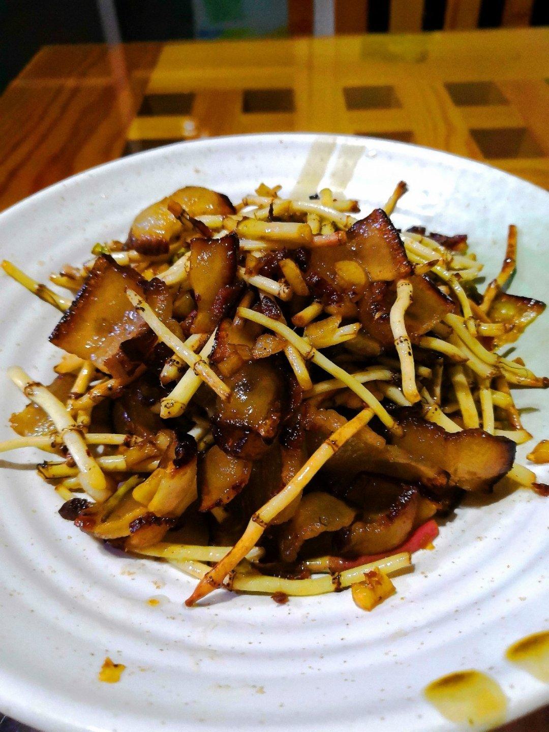 腊肉折耳根