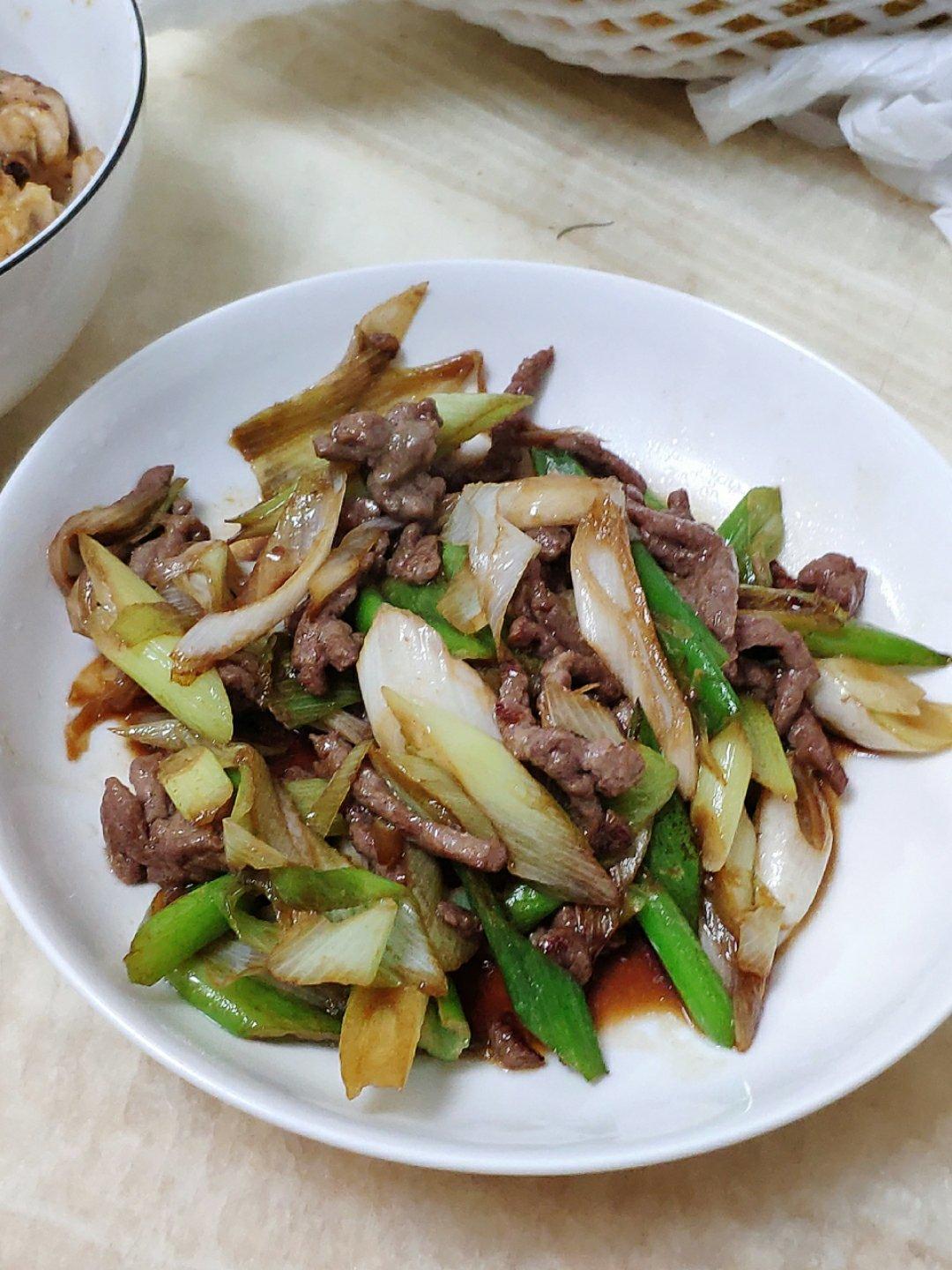 孜然大葱炒牛肉
