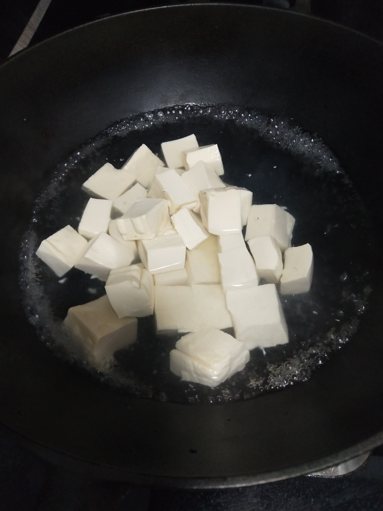 红油豆腐的做法 步骤3