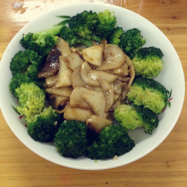 杏鲍菇扣西兰花