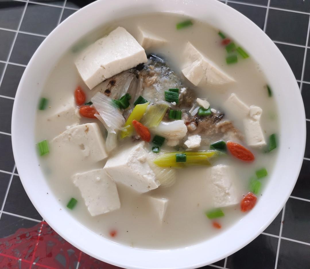 鱼头豆腐汤