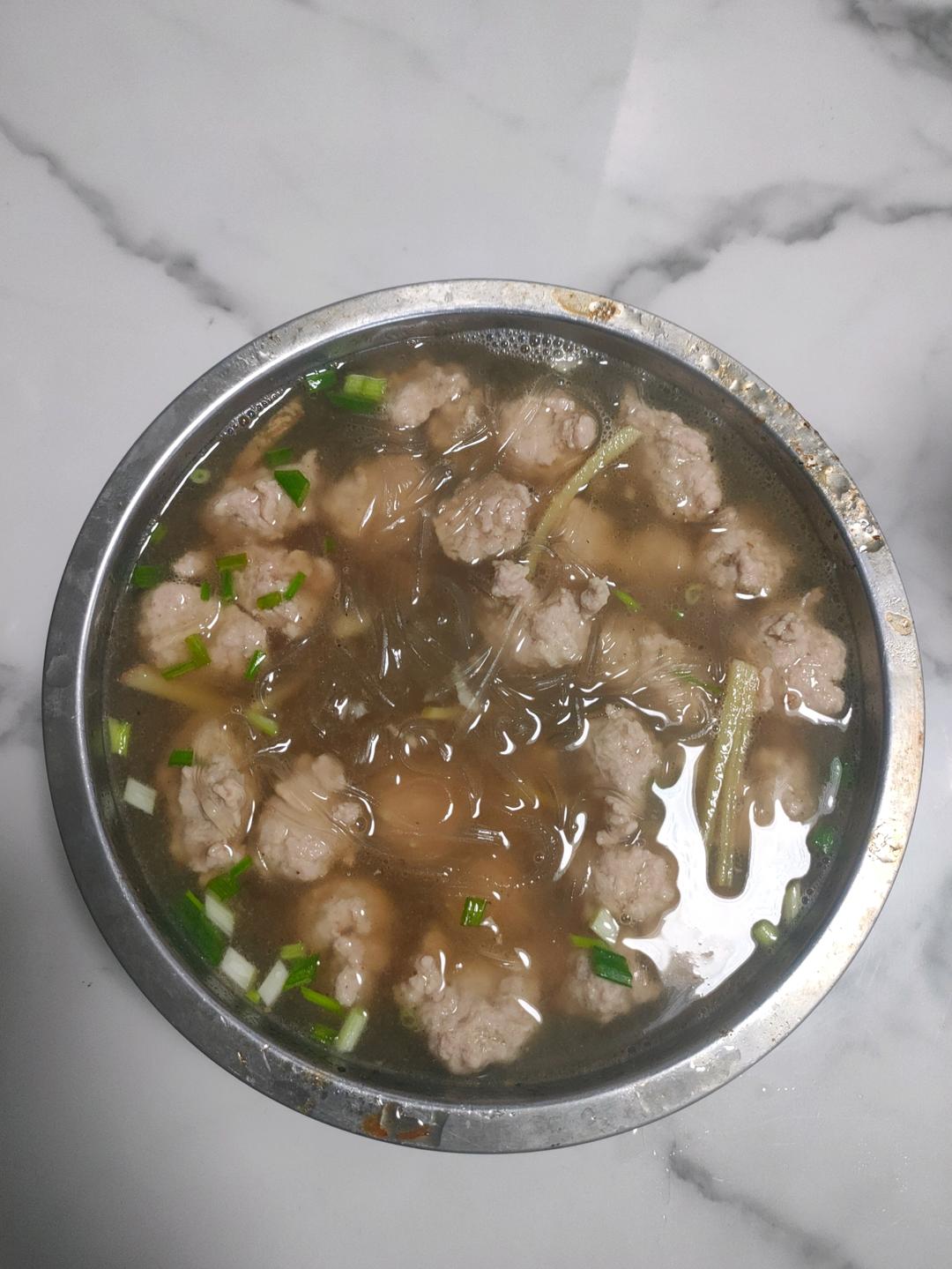 家传浓汤西红柿🍅猪肉丸子汤