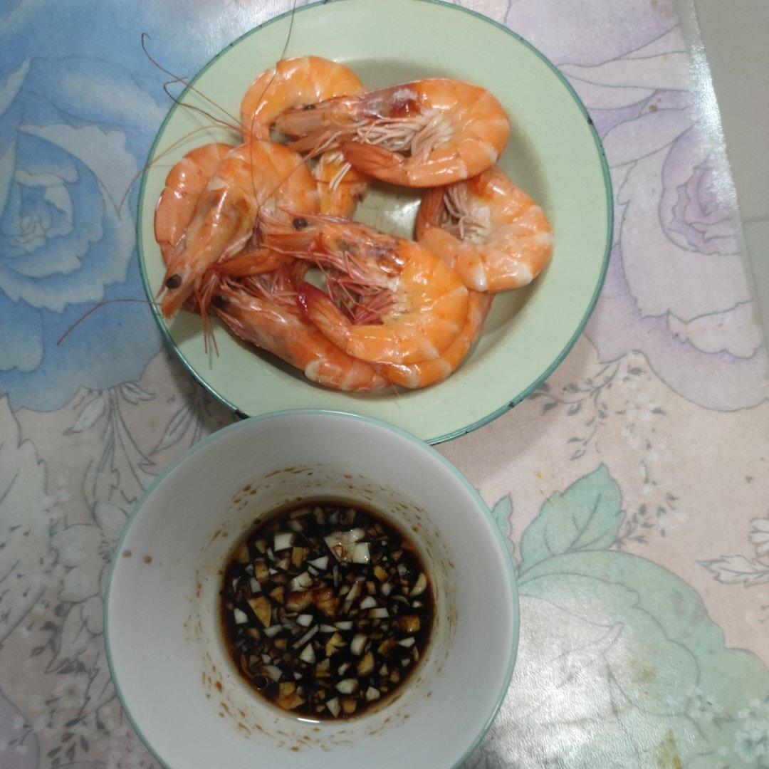 水煮虾（灵魂蘸料汁很关键哈😄）