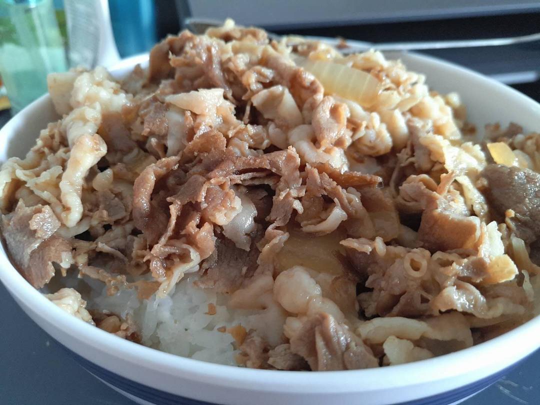 洋葱肥牛饭