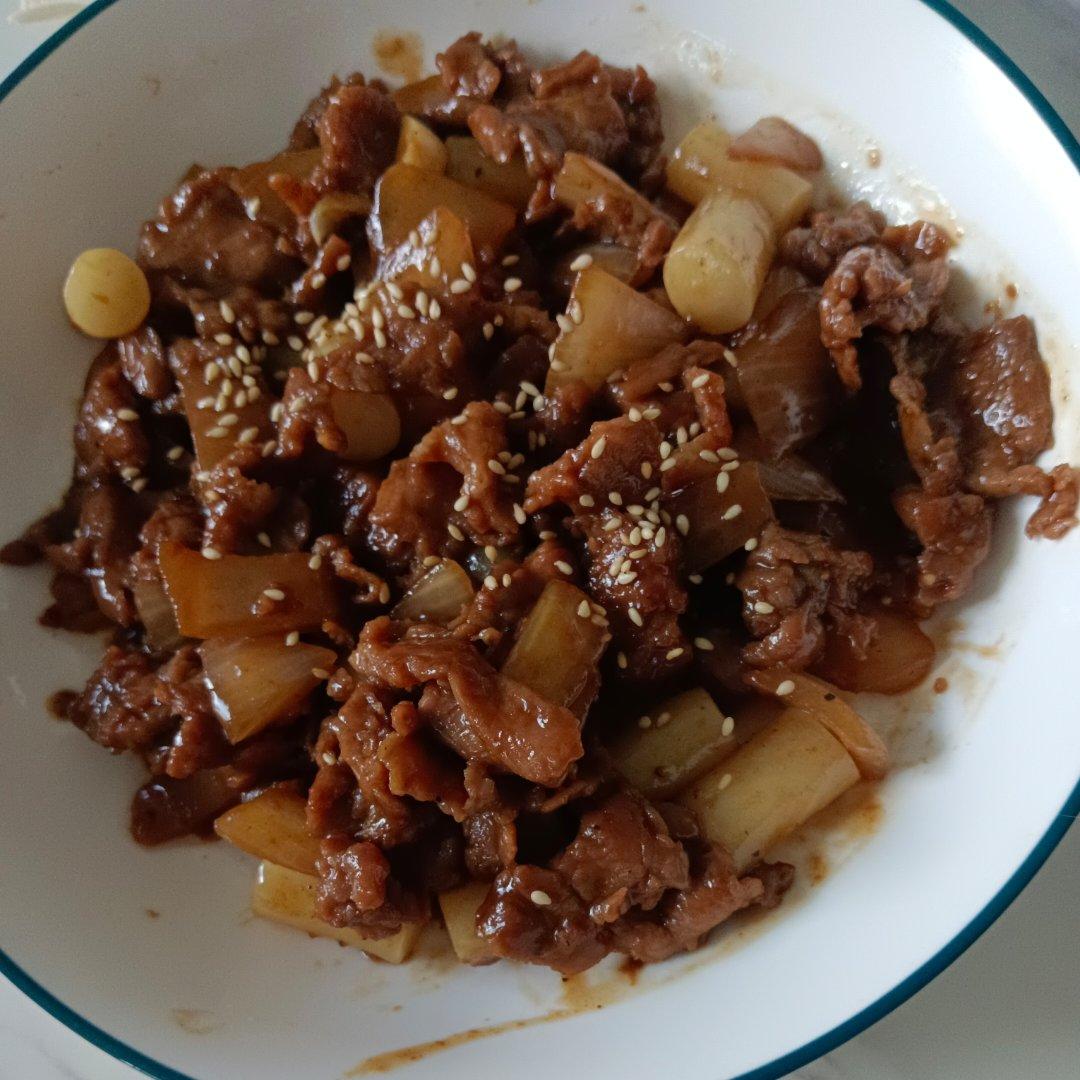 黑椒年糕牛肉粒