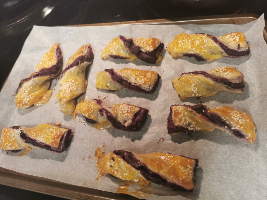 手抓饼的万能吃法，紫薯酥！